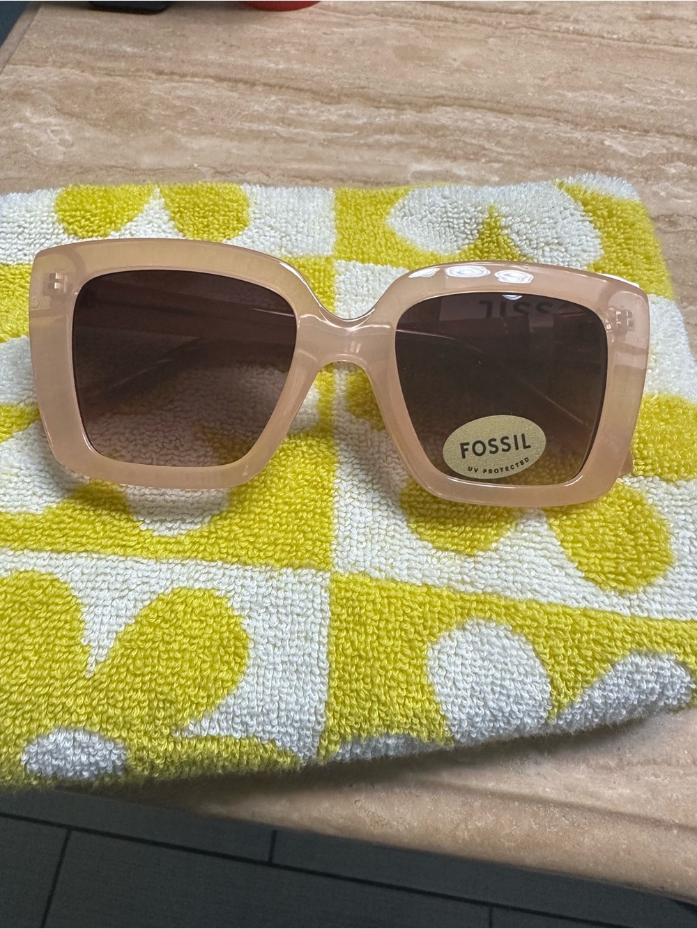 NWT Fossil Translucent Misty Pink Square Sunglasses with Gradient Brown Lenses